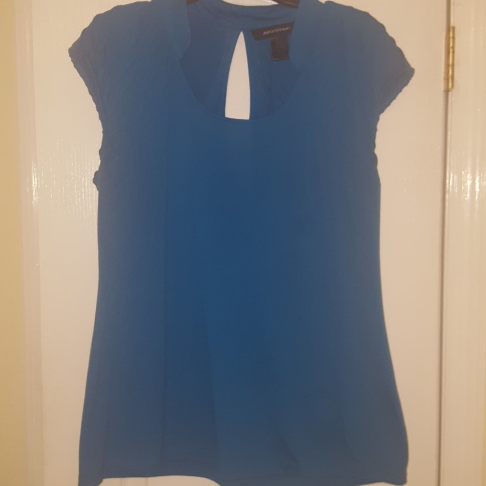 Tee